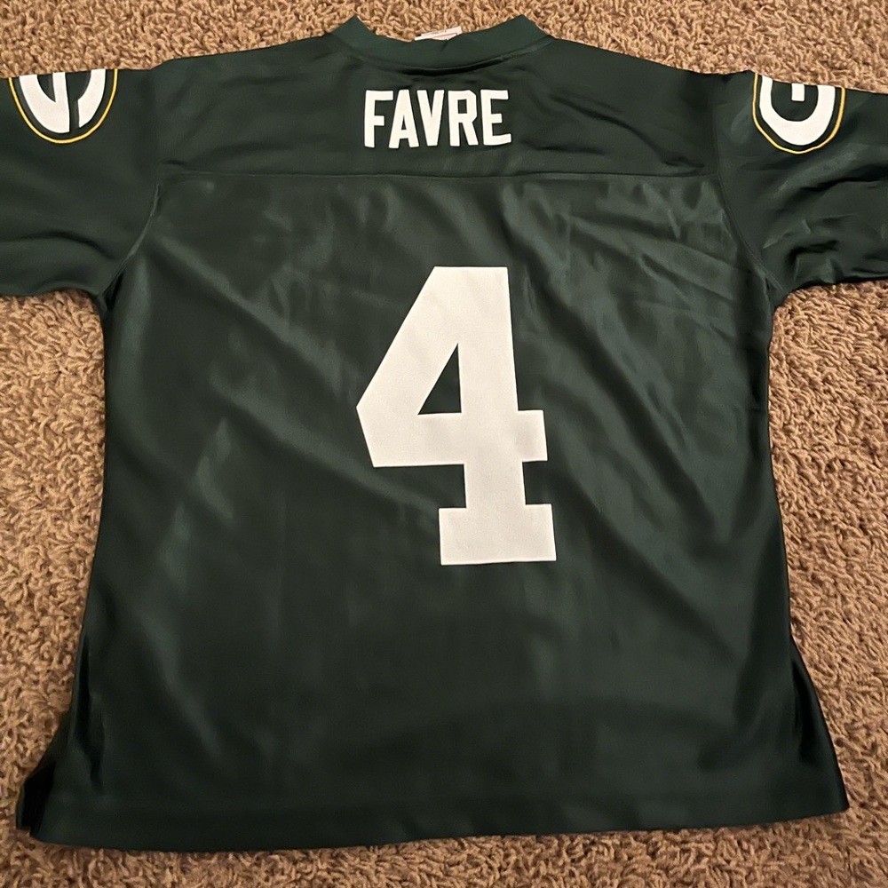 Women’s small Brett Favre #4 jersey with tags